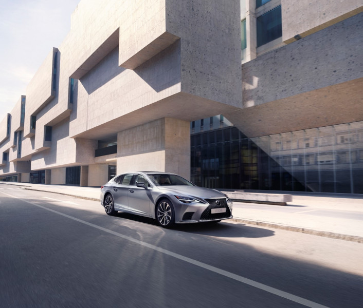 LEXUS LS 2023 je chytřejší a propojenější s okolím 