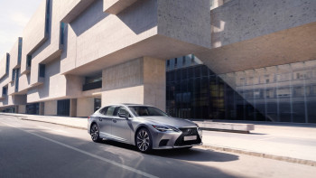LEXUS LS 2023 je chytřejší a propojenější s okolím