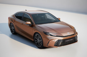 Toyota představuje novou Camry