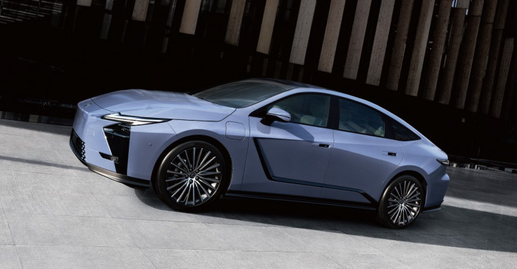 Nový Lexus ES posouvá styl, luxus a kultivovanost sedanu na vyšší úroveň